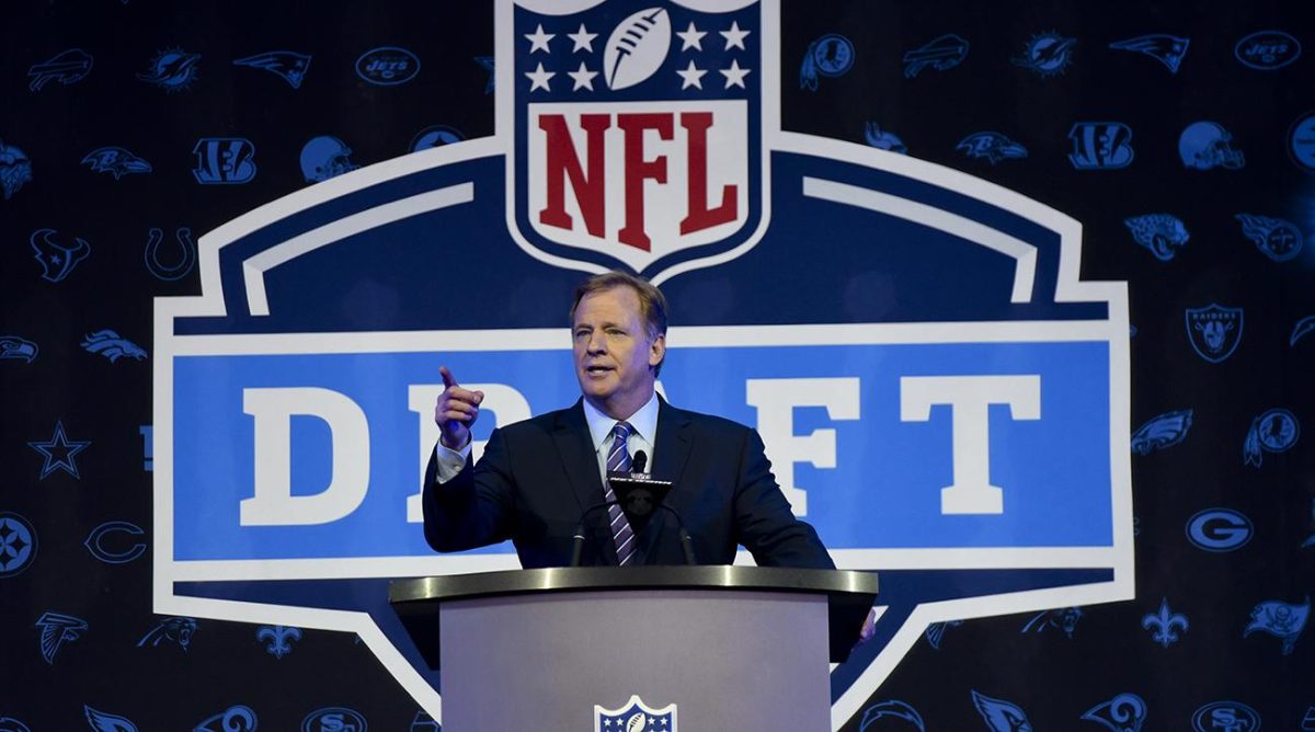 NFL Commissioner Roger Goodell opens up the 2016 NFL football draft at Selection Square in Grant Park, Thursday, April 28, 2016, in Chicago. (AP Photo/Matt Marton)